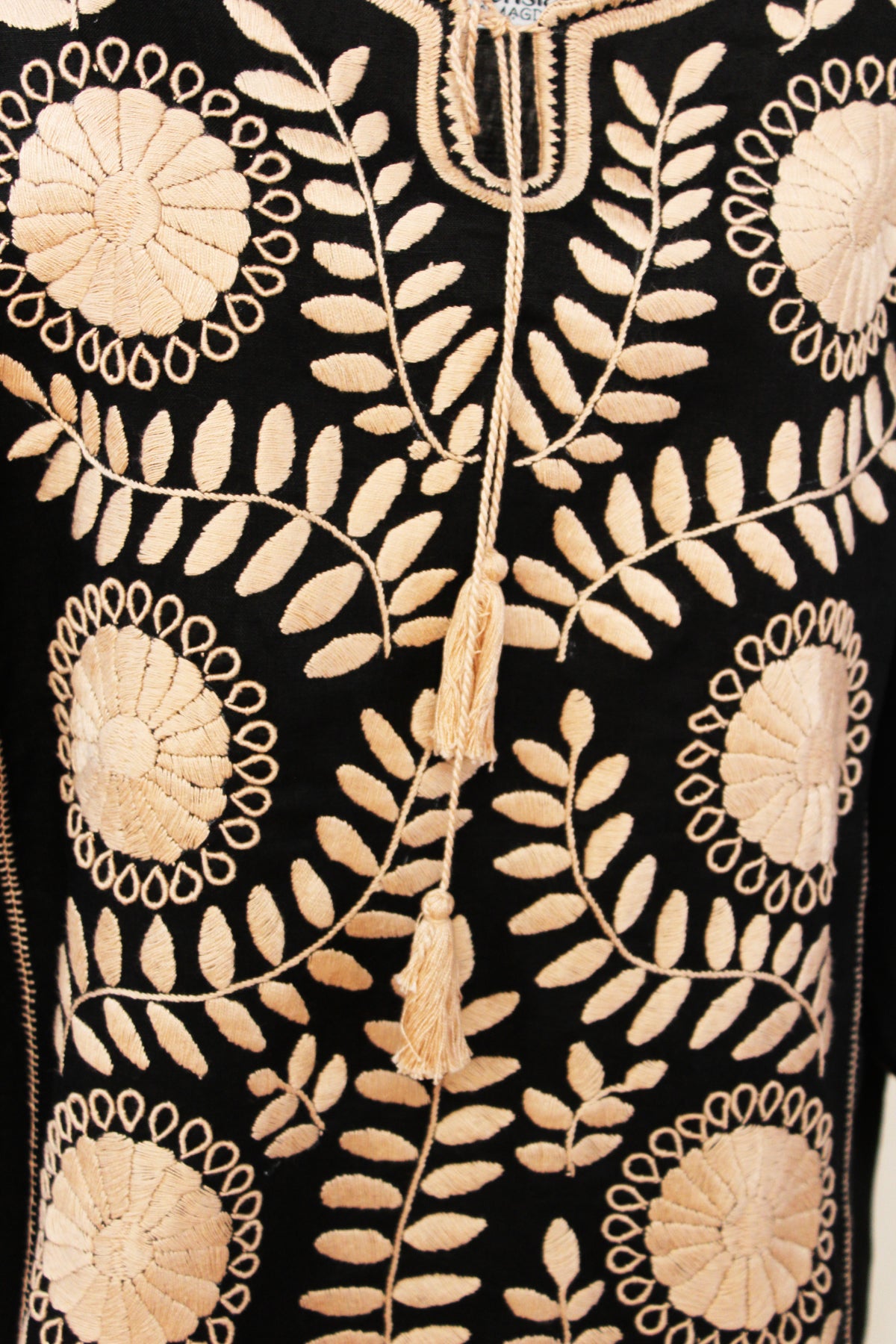 Blusa larga lino, bordado Aguacatenango. Negro