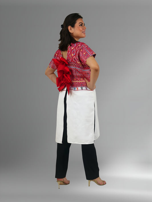Blusa larga con moños. Brocado Larrainzar.
