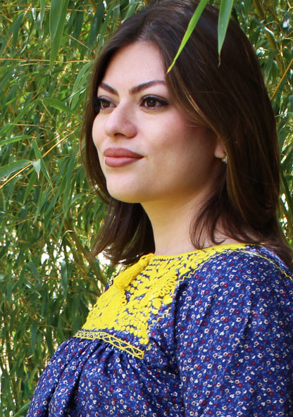 Blusa Aguacatenango Bolitas. Azul Flores