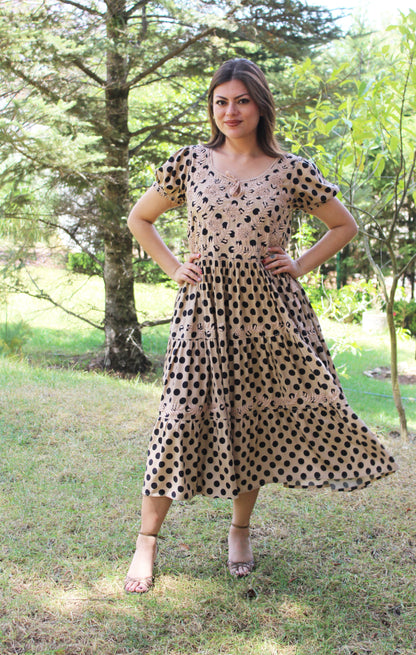 Vestido tradicional Aguacatenango. Beige