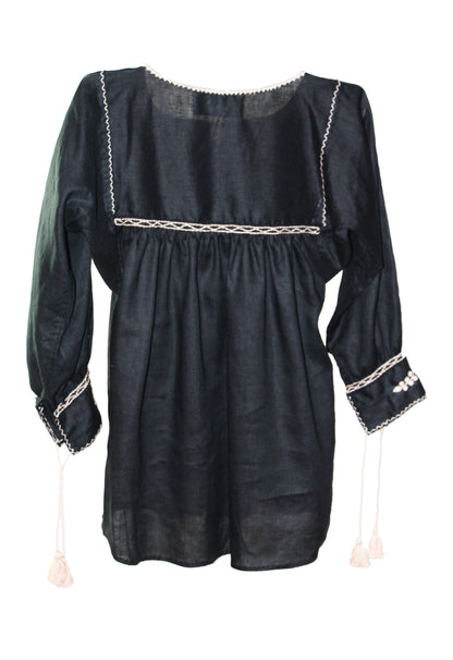 Blusa Aguacatenango de lino Bordado Bolitas color negro, bordado beige, vista posterior.