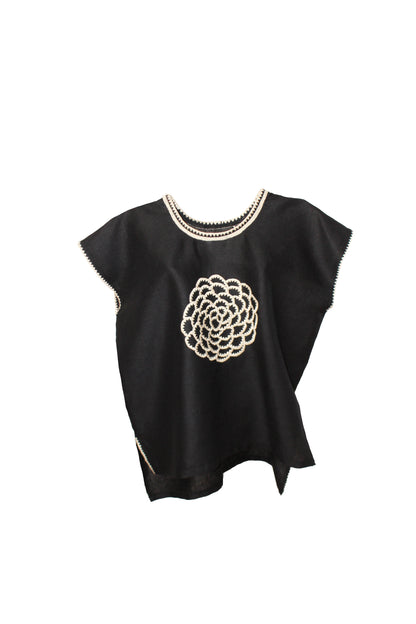 Blusa Chiapas Crisantemo en color negro