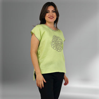 Blusa Chiapas Crisantemo color verde manzana.