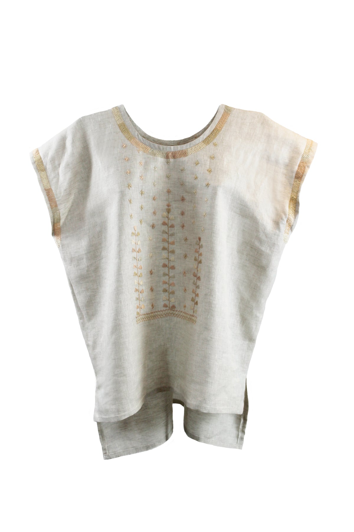 Blusa de lino, bordado estrellitas color beige, vista frontal. 