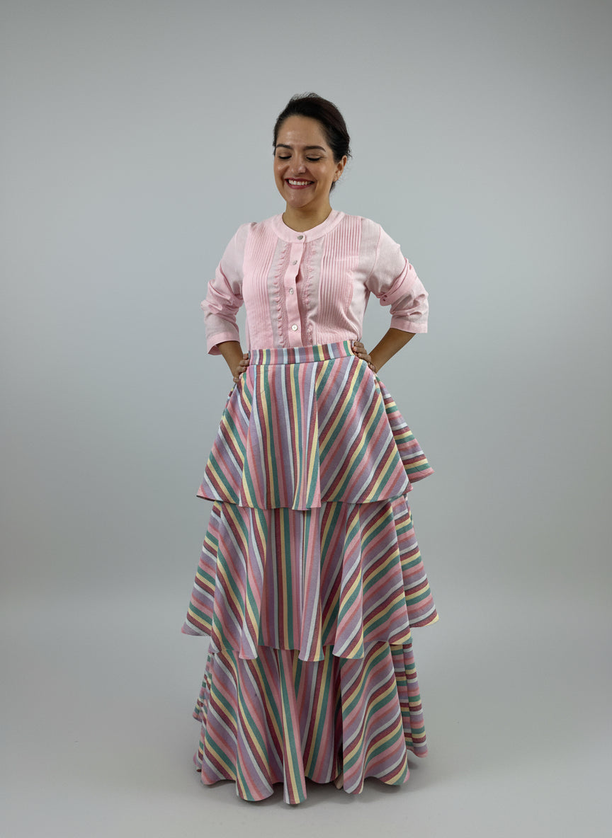 Falda 3 Olanes Artesanal color rosa vista en modelo.