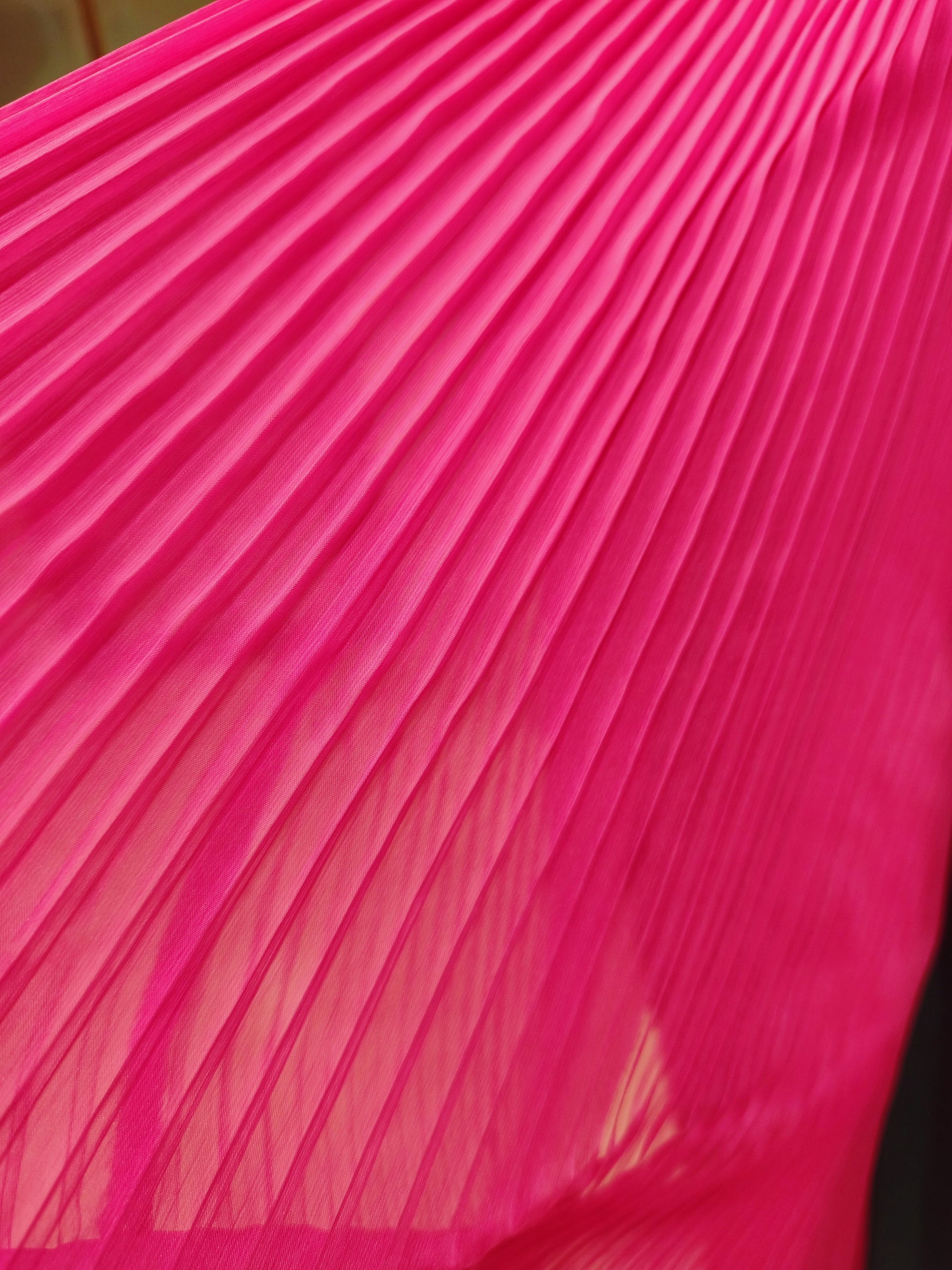Falda plisada envolvente Aguacatenango color fucsia, detalle del plisado.