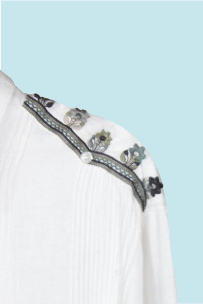 Guayabera de lino manga larga bordado flores gris