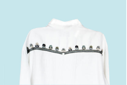 Guayabera de lino manga larga bordado flores gris