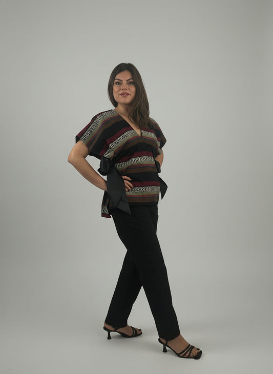 Blusa de telar artesanal. Moños