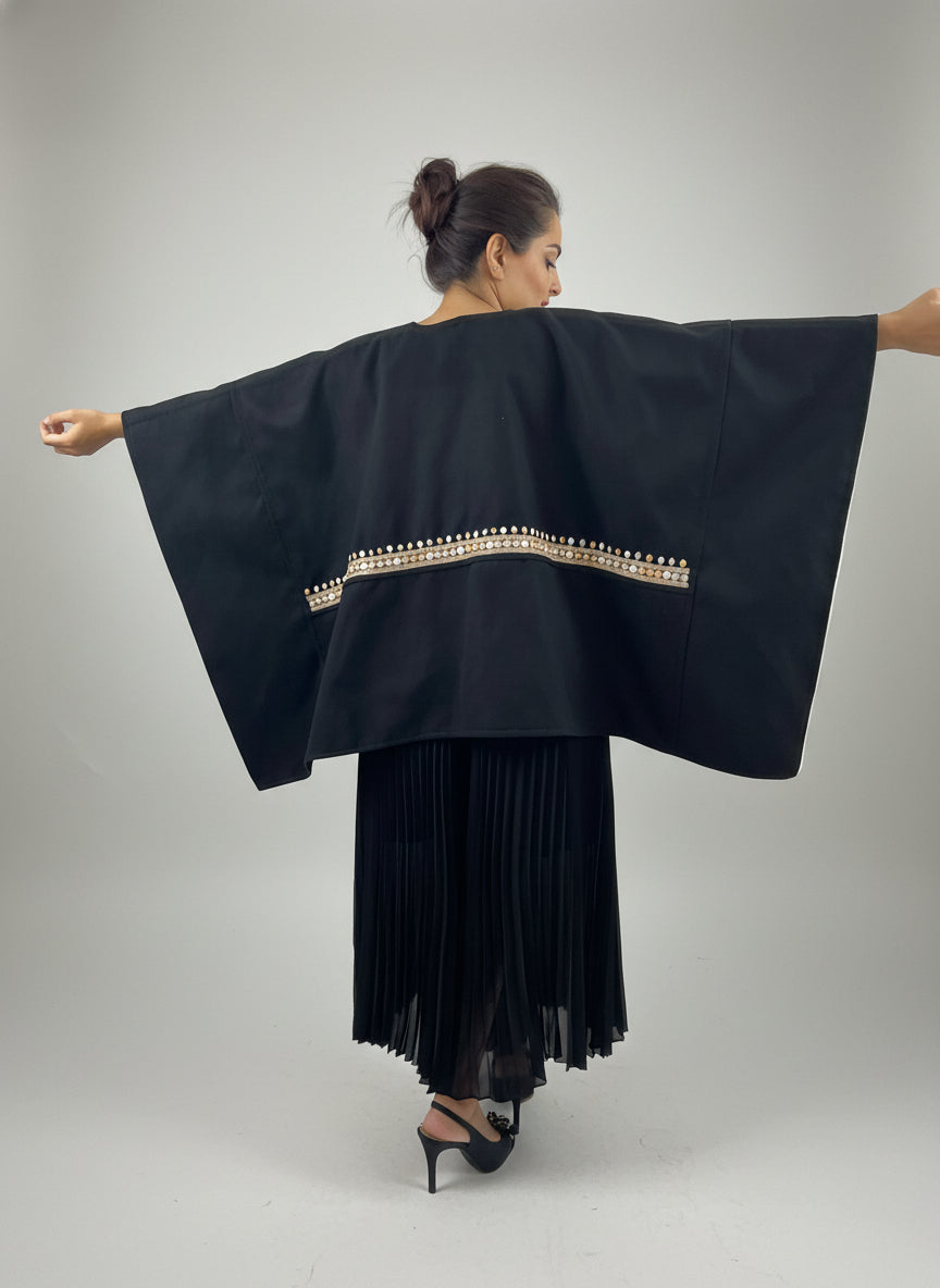 Capa Chiapas de paño de lana bordada a mano