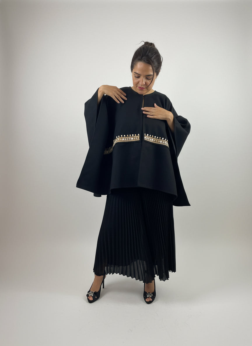 Capa Chiapas de paño de lana bordada a mano