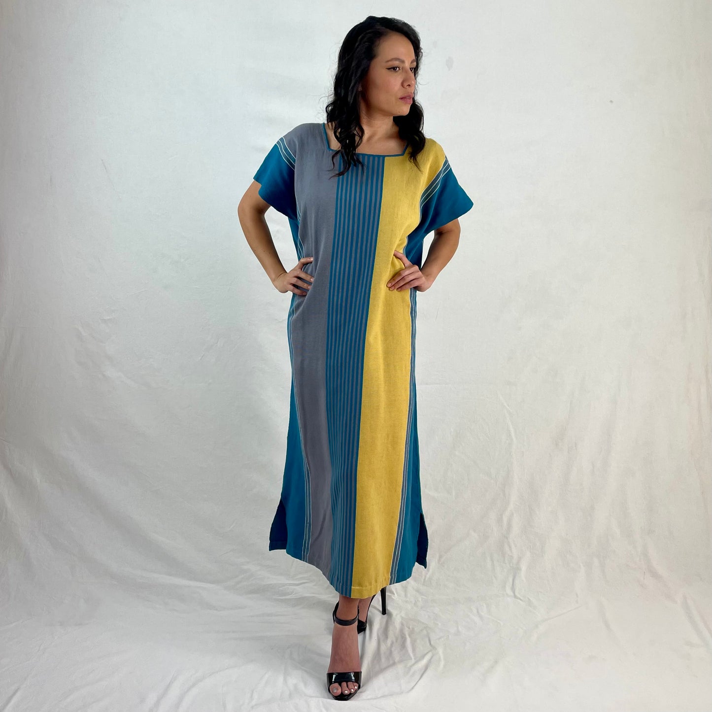 Vestido Telar Rayas Larraínzar.