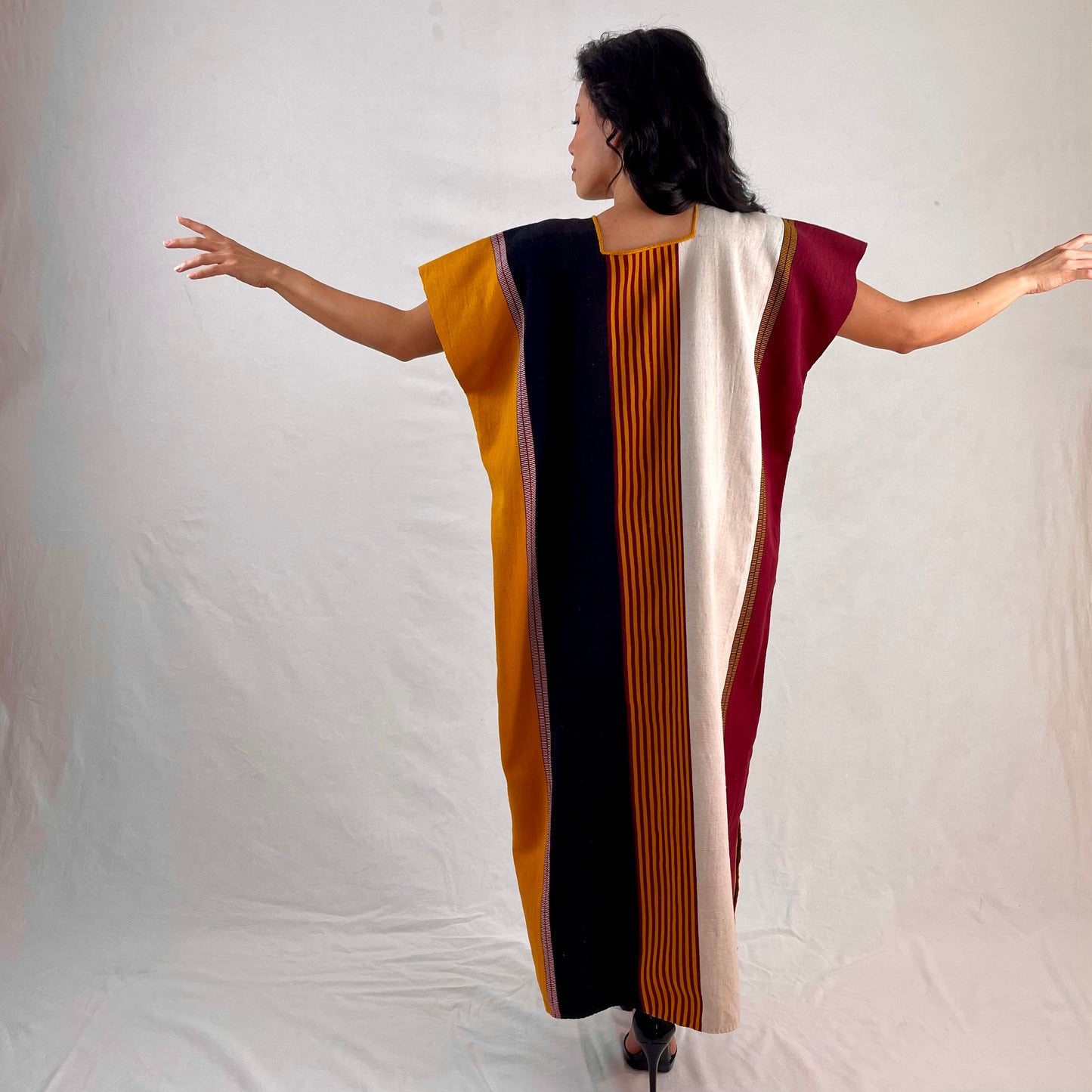 Vestido Telar Rayas Larraínzar.