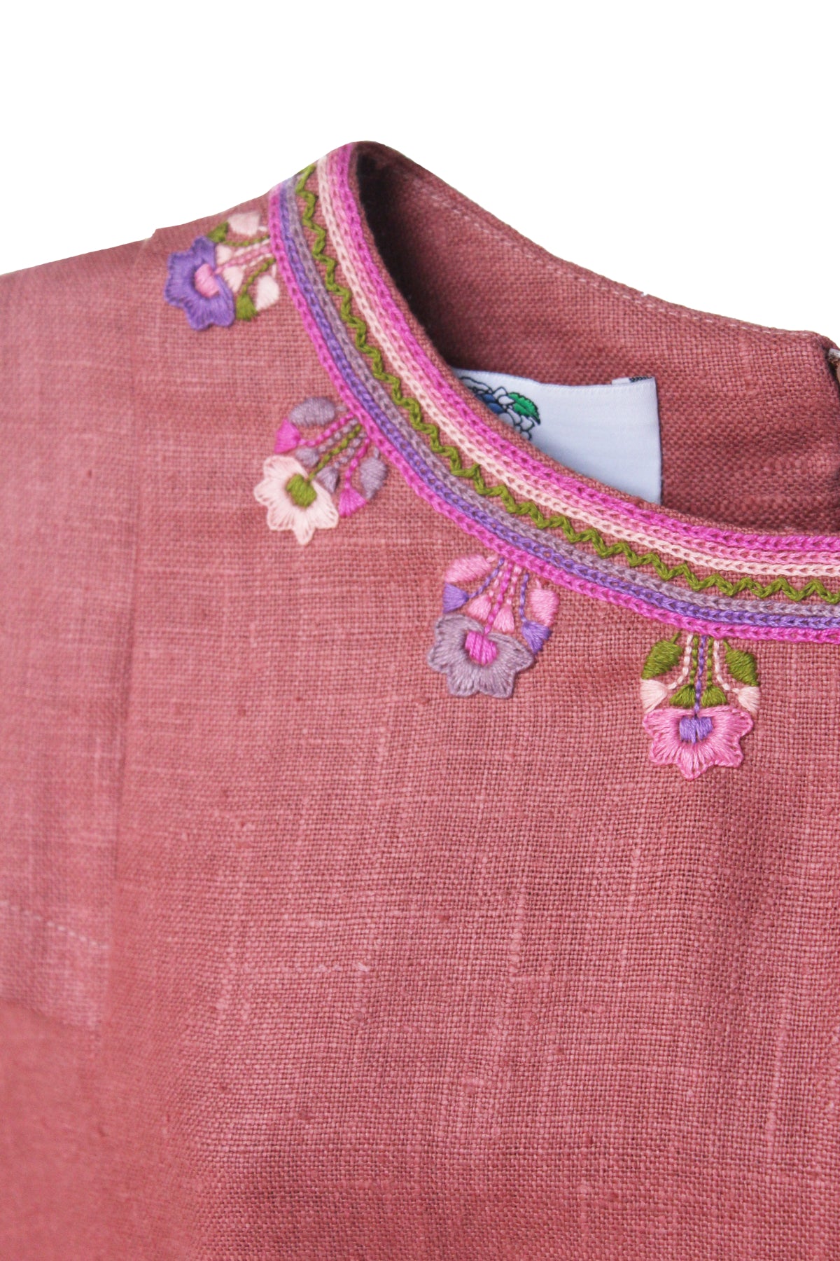 Vestido bordado jardín. Ladrillo