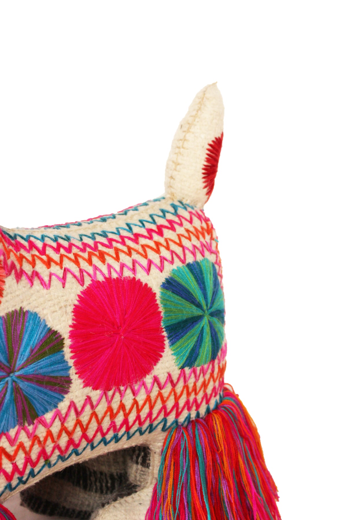 Lanuche perro grande lana color beige, bordado de colores. 