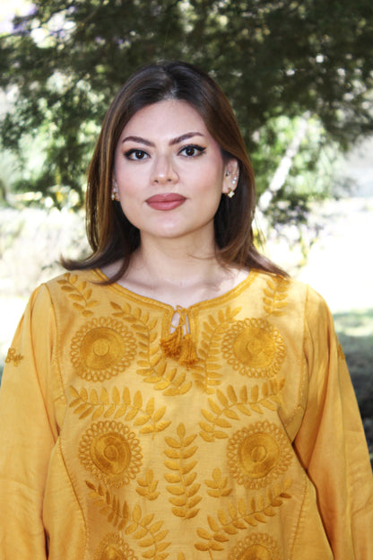 Blusa larga lino, bordado Aguacatenango. Mostaza