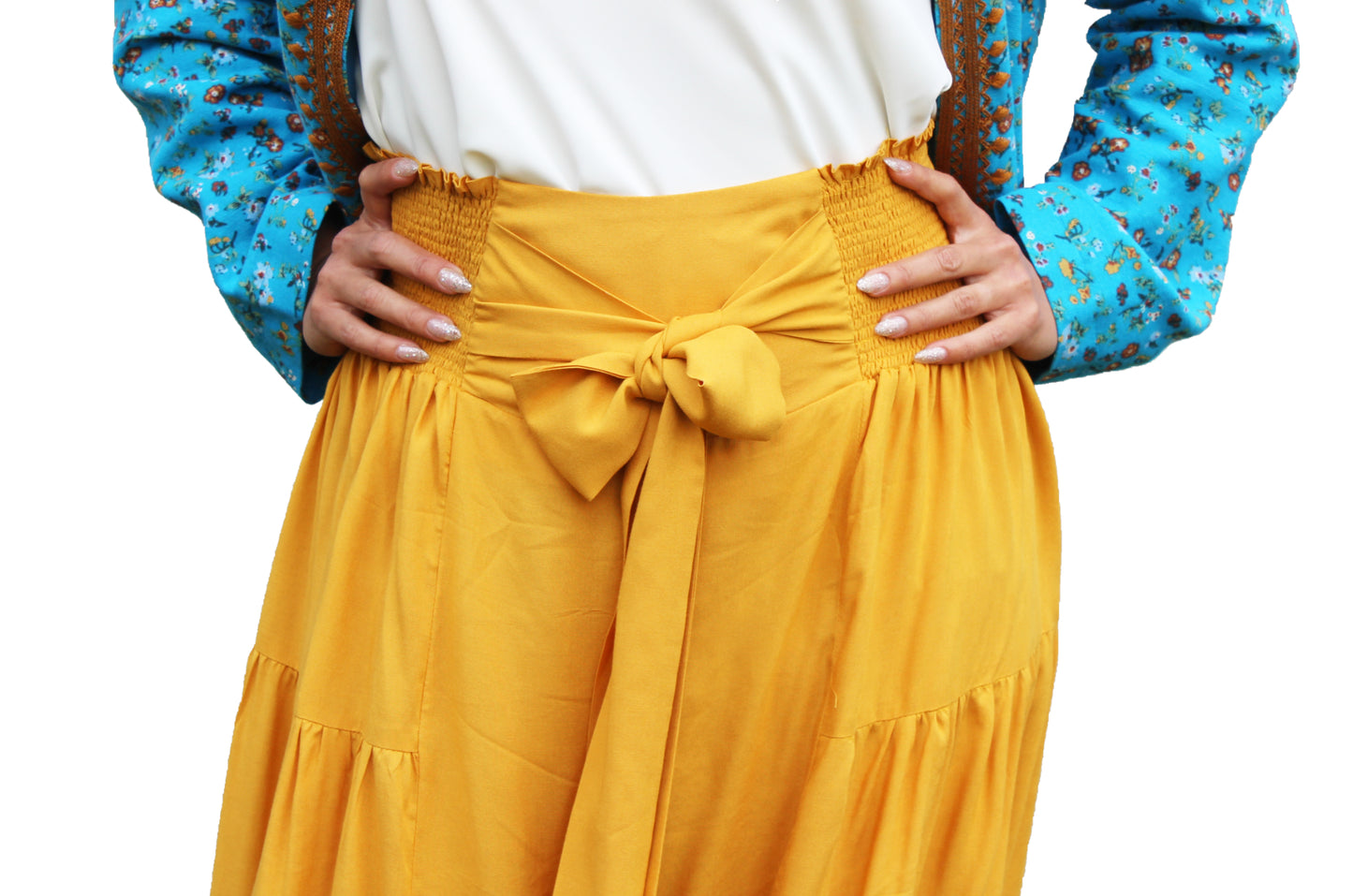 Pantalón de rayón olanes amarillo, detalle de la cintura.