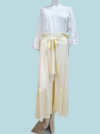 Pantalón de rayón olanes amarillo pastel, vista frontal.