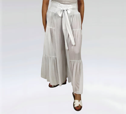 Pantalón de rayón olanes color blanco, detalle del moño.