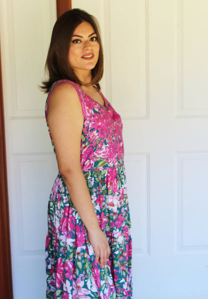 Vestido tradicional Aguacatenango sin mangas. Flores Rosa