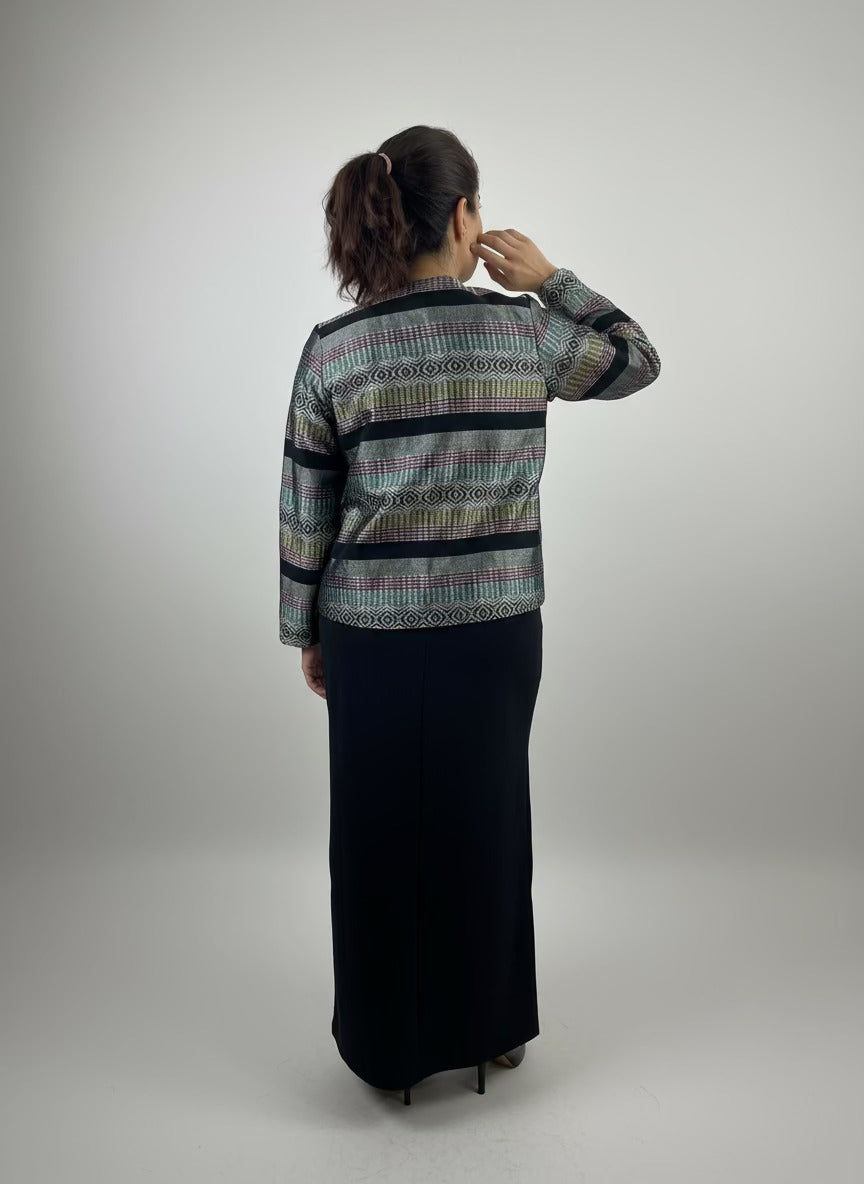 Saco Chiapas tela artesanal sedalina, vista posterior en modelo.