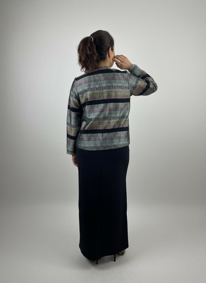 Saco Chiapas tela artesanal sedalina, vista posterior en modelo.