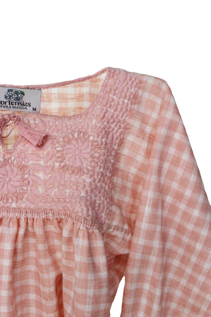 Blusa Aguacatenango Bolitas. Cuadros Salmón