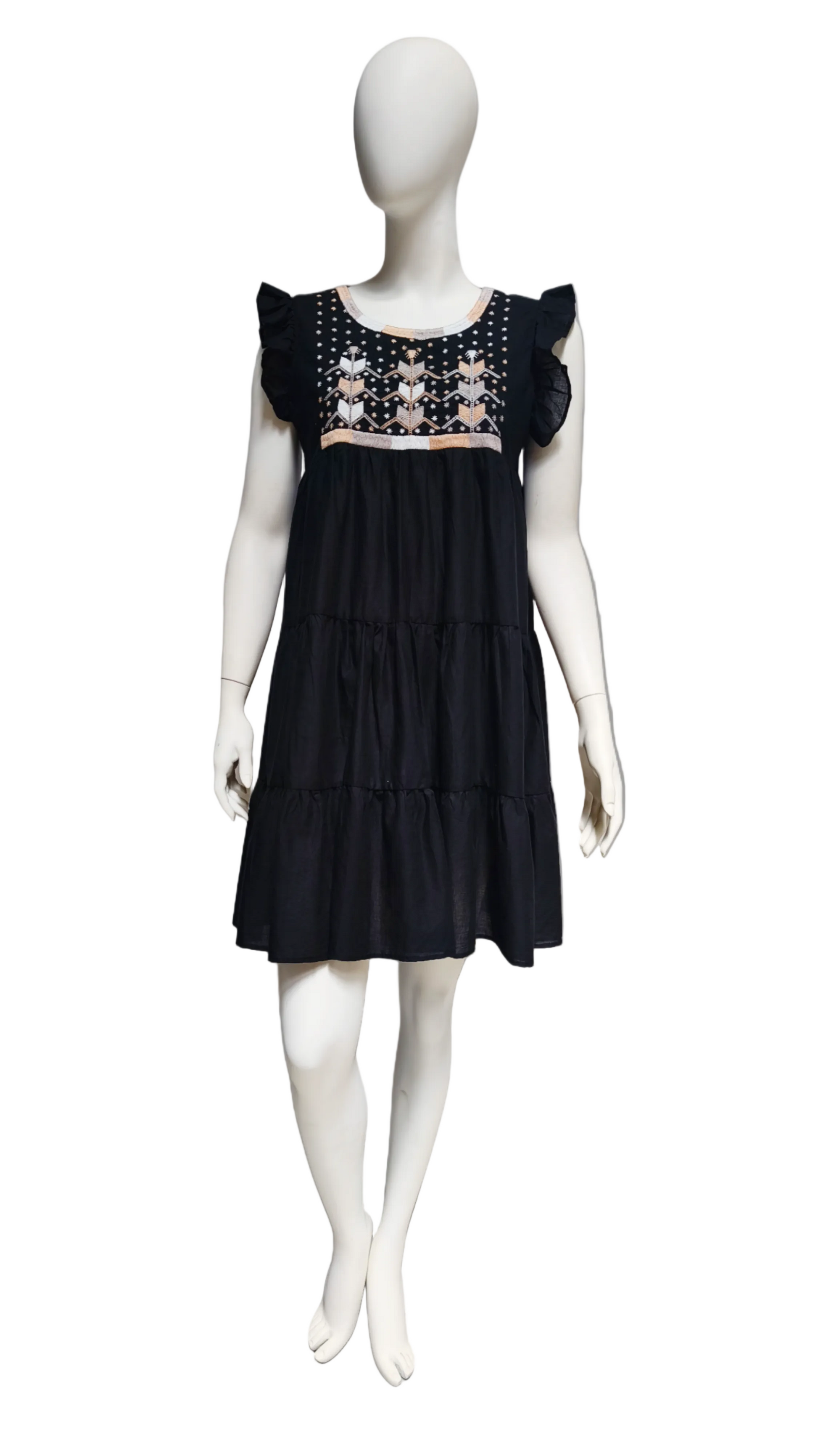 Vestido 3 olanes Bordado milpa color negro vista frontal.