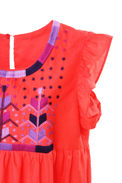 Vestido 3 olanes milpa color rojo, detalle del bordado