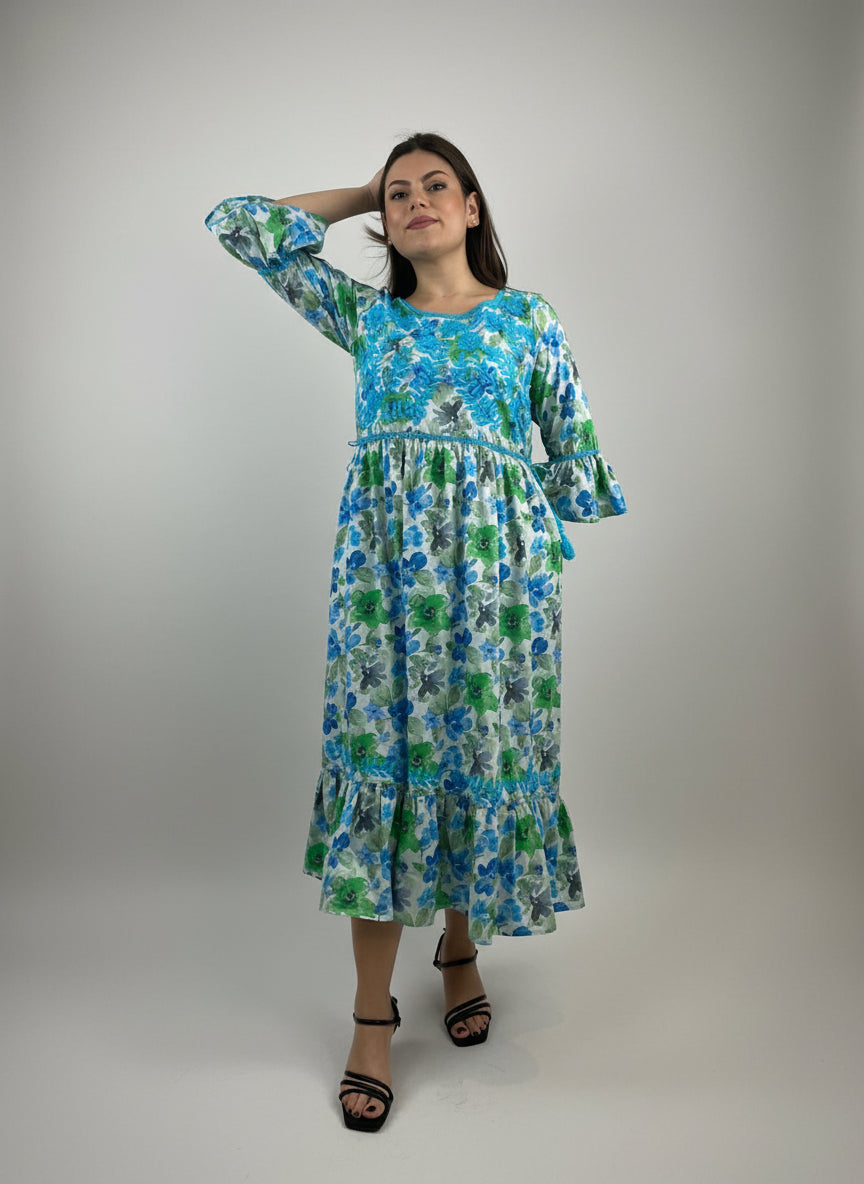 Vestido Chiapas Aguacatenango manga campana floreado, bordado celeste.