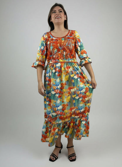 Vestido Chiapas Aguacatenango manga campana, floreado tulipanes, bordado naranja. 