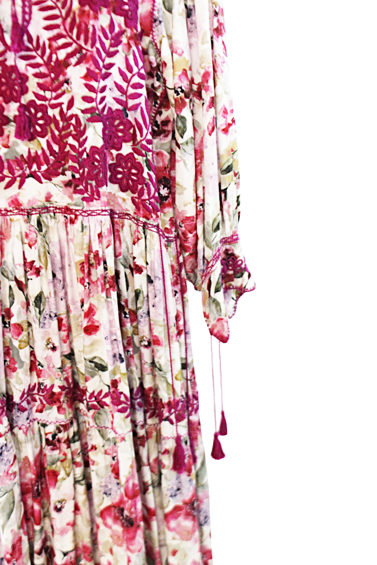 Vestido Chiapas Tradicional Aguacatenango Dos Vuelos en color fucsia, detalle de las mangas.