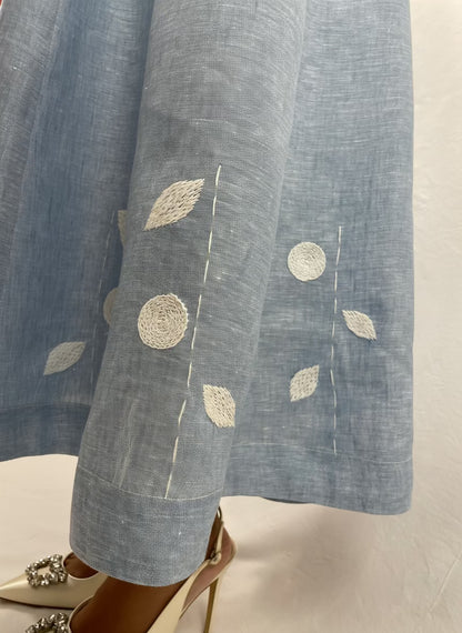 Vestido Chiapas cuchillas lino/algodón color celeste, detalle de la falda