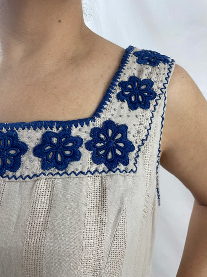 Vestido Chiapas hoyitos, detalle del bordado.