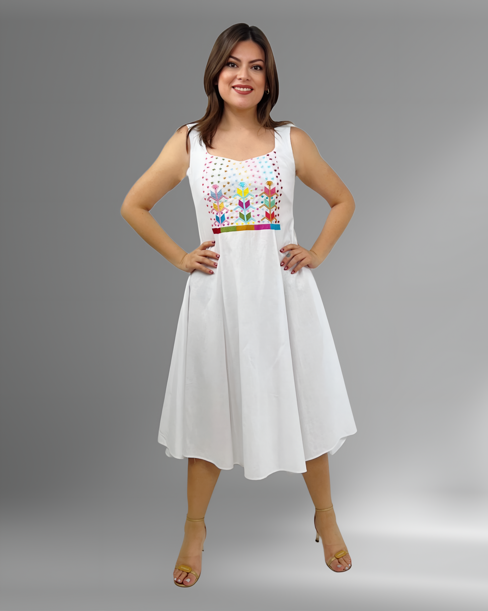 Vestido Circular Bordado milpa color blanco, bordado de colores, vista en modelo.