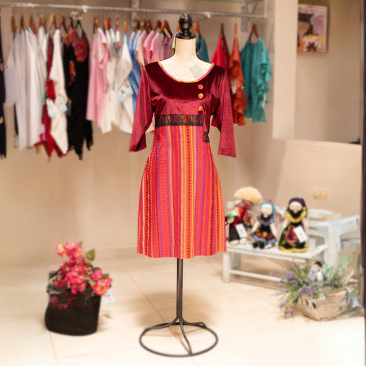 Vestido Terciopelo Manga 3/4 Multicolor, vista frontal.
