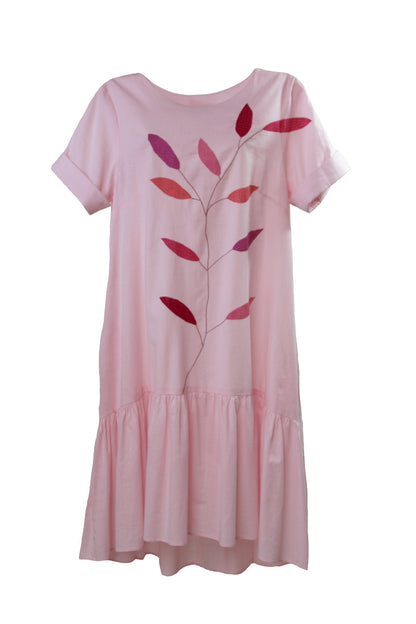 Vestido algodón bordado hojas color rosa, detalle del vestido