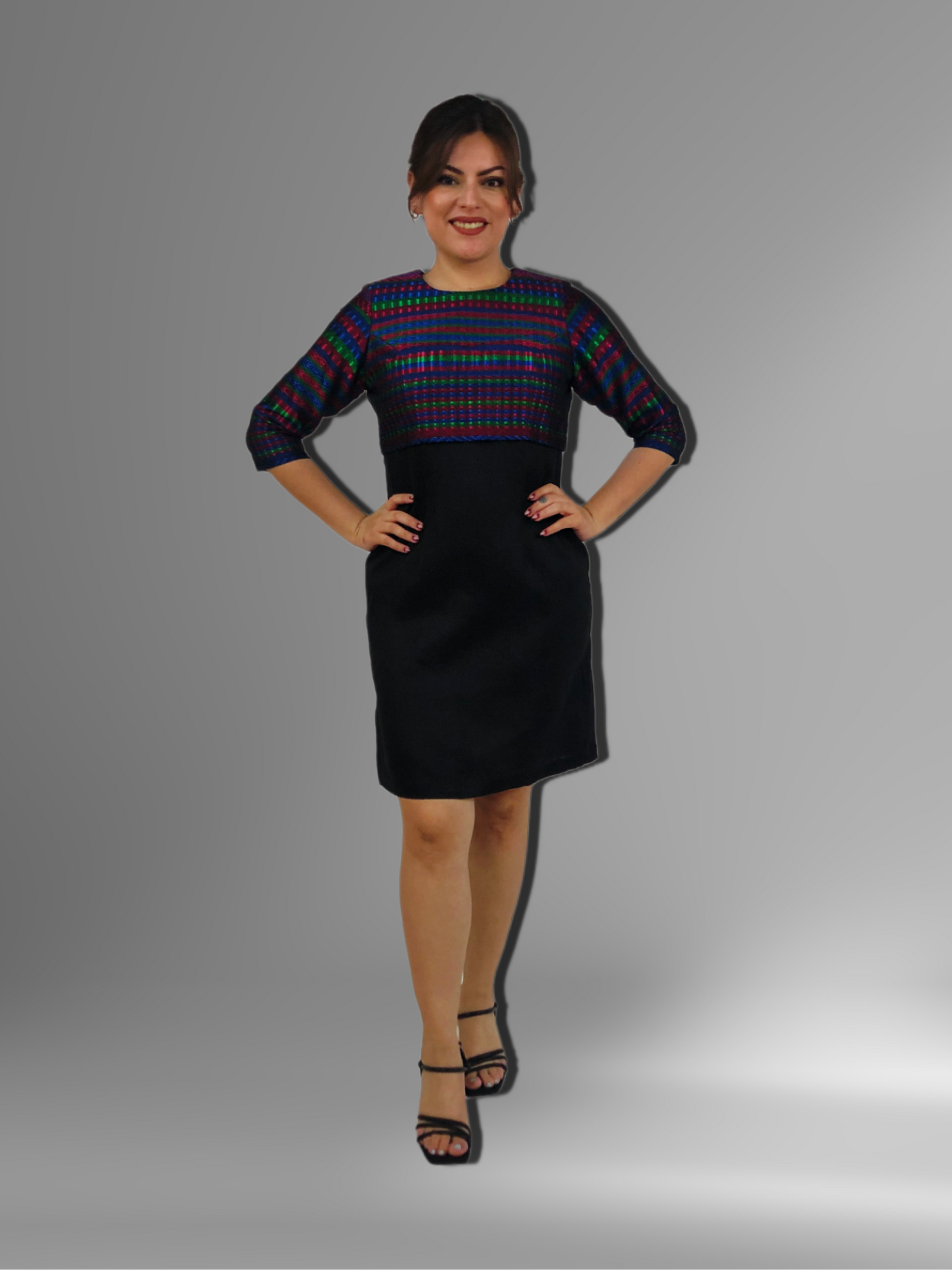 Vestido con bolero de Telar de Pedal, vista frontal en modelo.