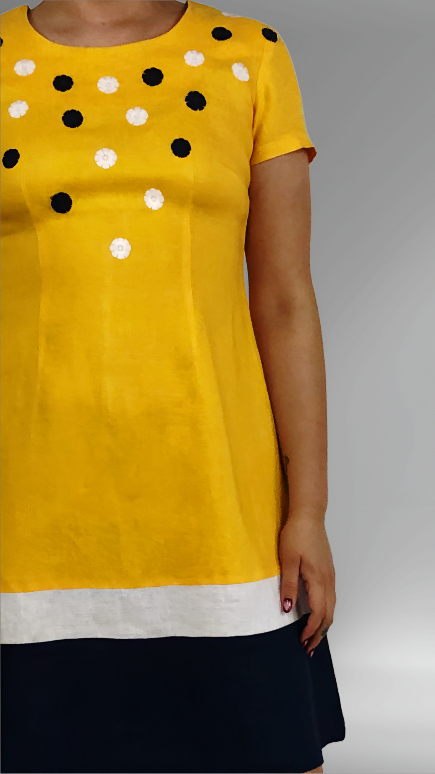 Vestido de Lino Tricolor bordado Chamula color amarillo, bordado blanco y azul.