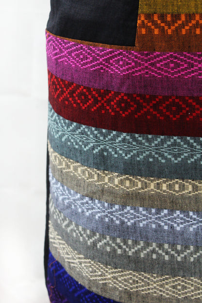 Vestido de lino arcoiris punto francé, detalle del bordado.