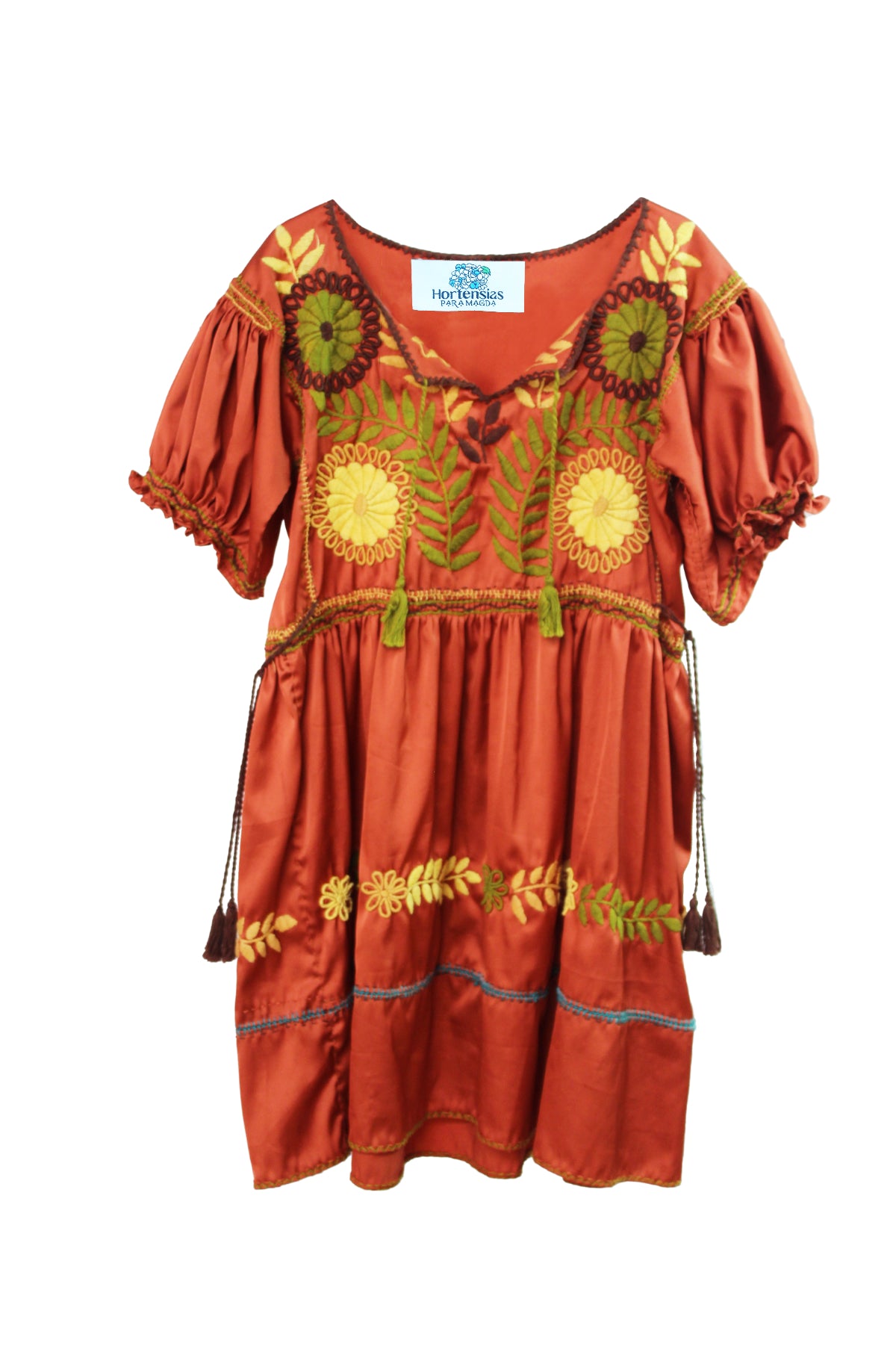 Vestido niña satín bordado Aguacatenango color ladrillo. Vista frontal.