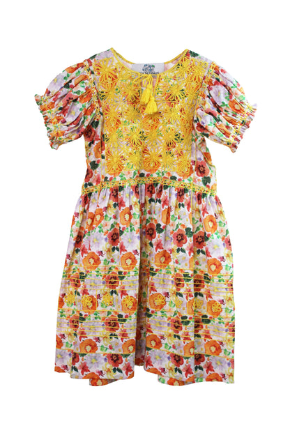 Vestido niña tradicional Aguacatenango en color amarillo, vista frontal.