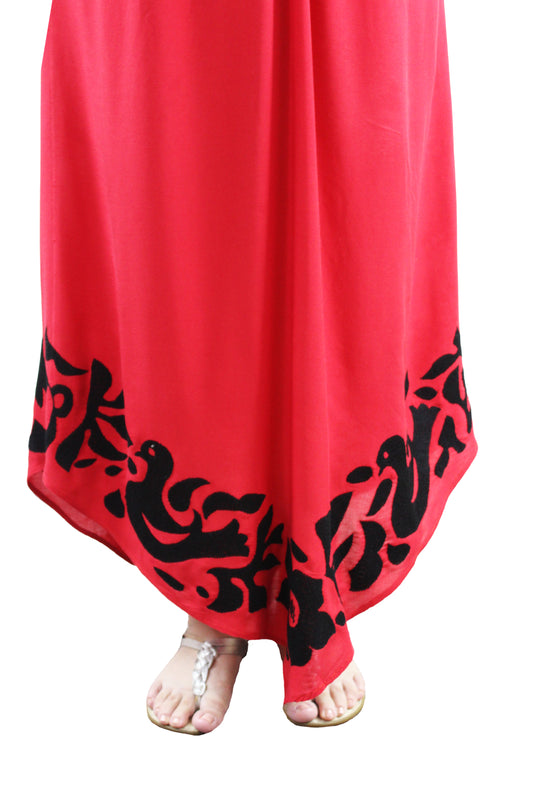 Vestido rayón palomas largo color rojo, detalle del bordado.