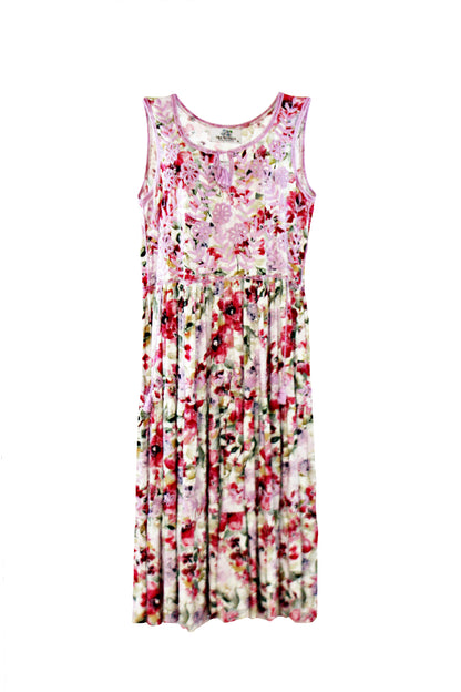 Vestido tradicional Aguacatenango sin manga estampado rosa, bordado lista, vista frontal.